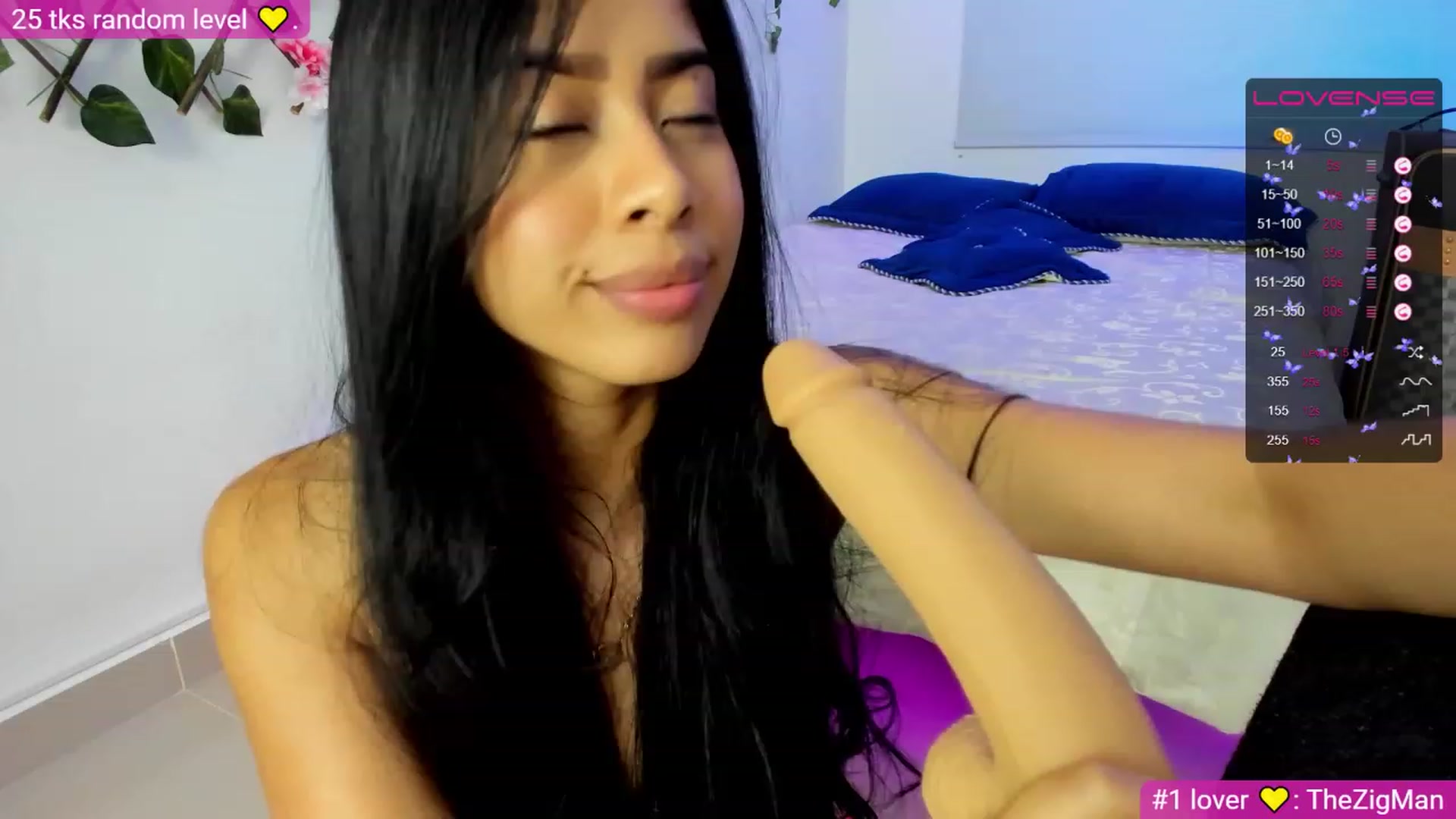 Gallery image thumbnail from Ateneakros's myfreecams stream on, 11/16/2022, 18:09 image 14 of 20