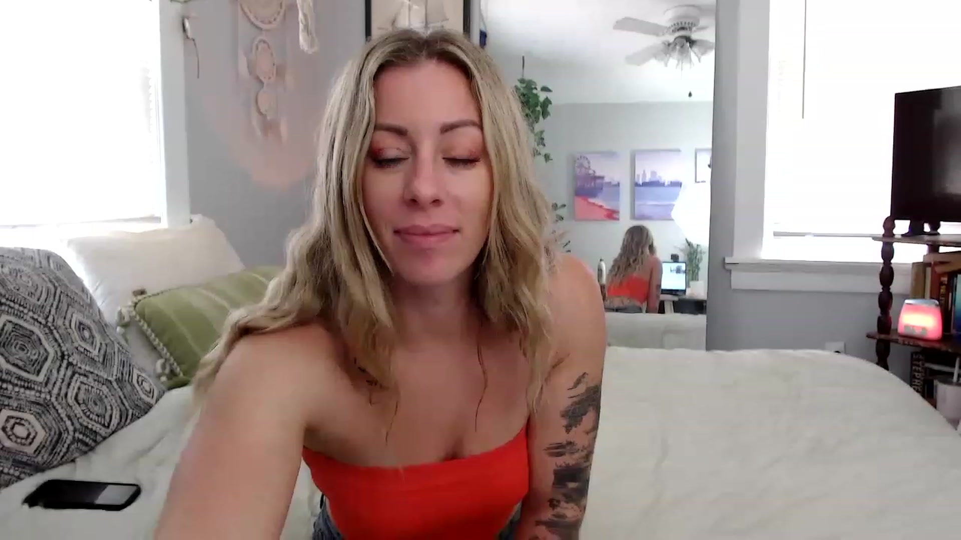 Gallery image thumbnail from AthenaSiren's myfreecams stream on, 06/07/2023, 17:20 image 3 of 20