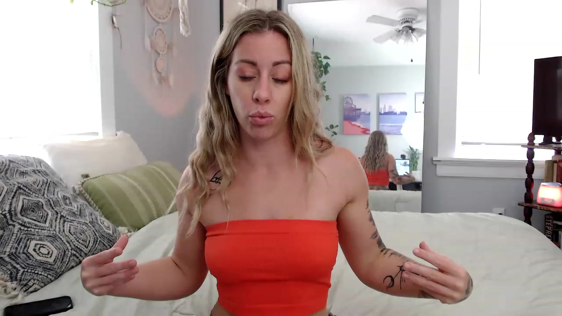 Gallery image thumbnail from AthenaSiren's myfreecams stream on, 06/07/2023, 17:20 image 8 of 20