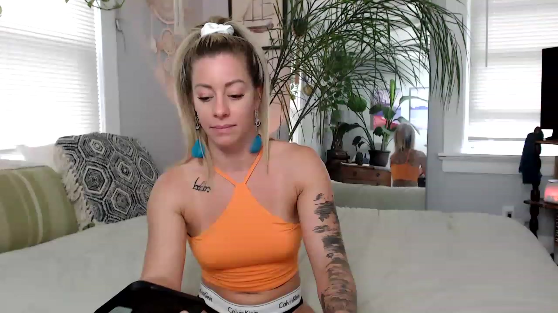 Gallery image thumbnail from AthenaSiren's myfreecams stream on, 06/27/2023, 15:12 image 19 of 20