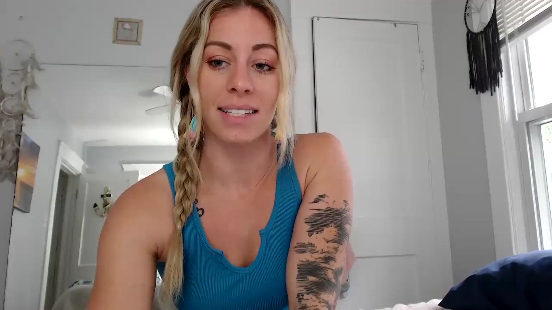 Gallery image thumbnail from AthenaSiren's myfreecams stream on, 09/12/2023, 14:32 image 6 of 20