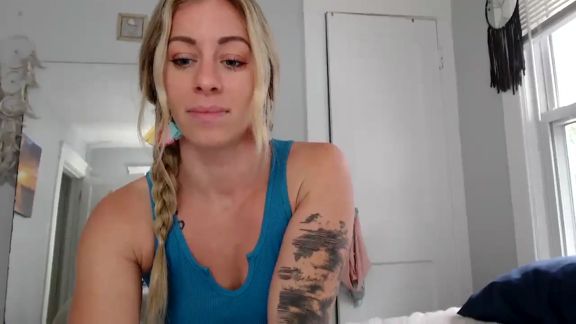 Gallery image thumbnail from AthenaSiren's myfreecams stream on, 09/12/2023, 14:32 image 2 of 20