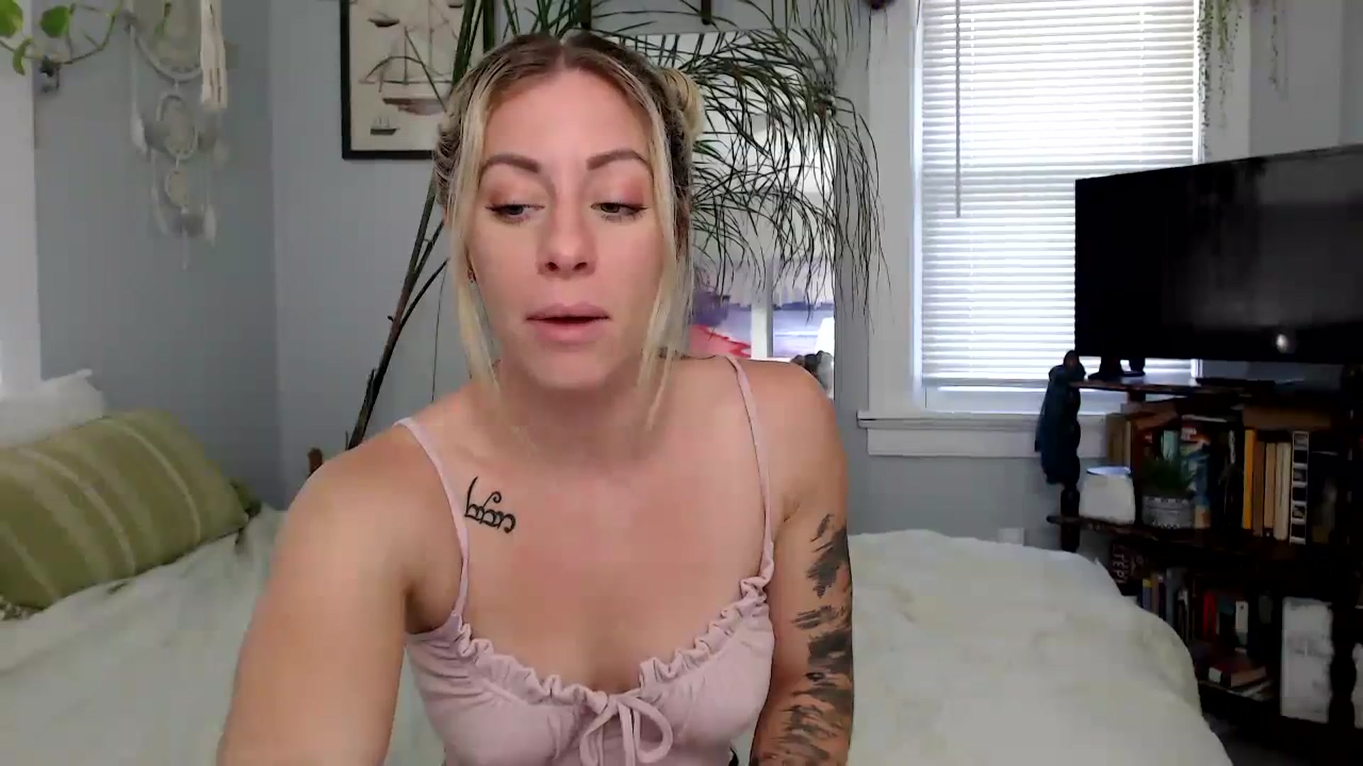 Gallery image thumbnail from AthenaSiren's myfreecams stream on, 09/15/2023, 14:34 image 12 of 20