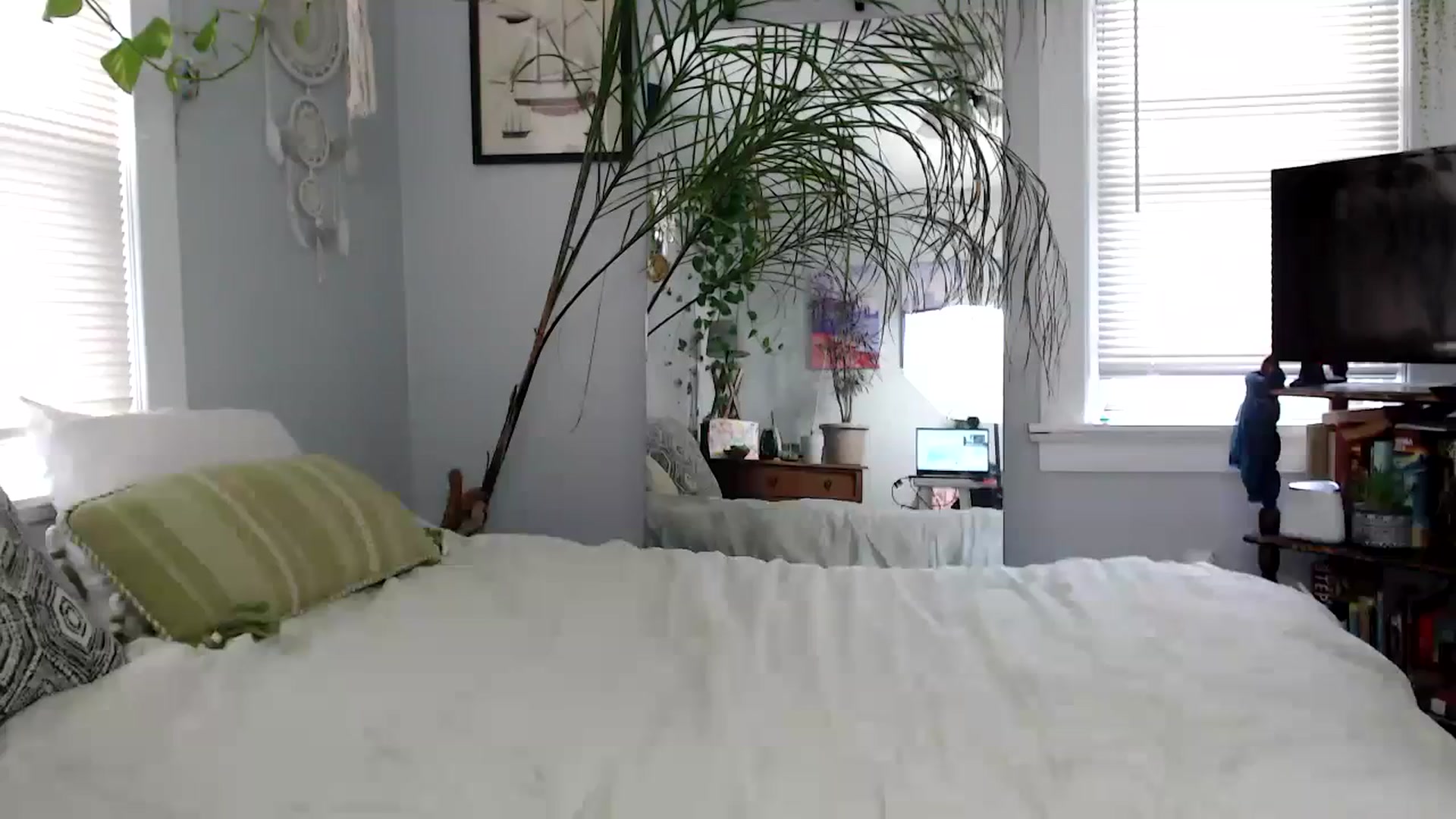 Gallery image thumbnail from AthenaSiren's myfreecams stream on, 09/18/2023, 13:55 image 1 of 20