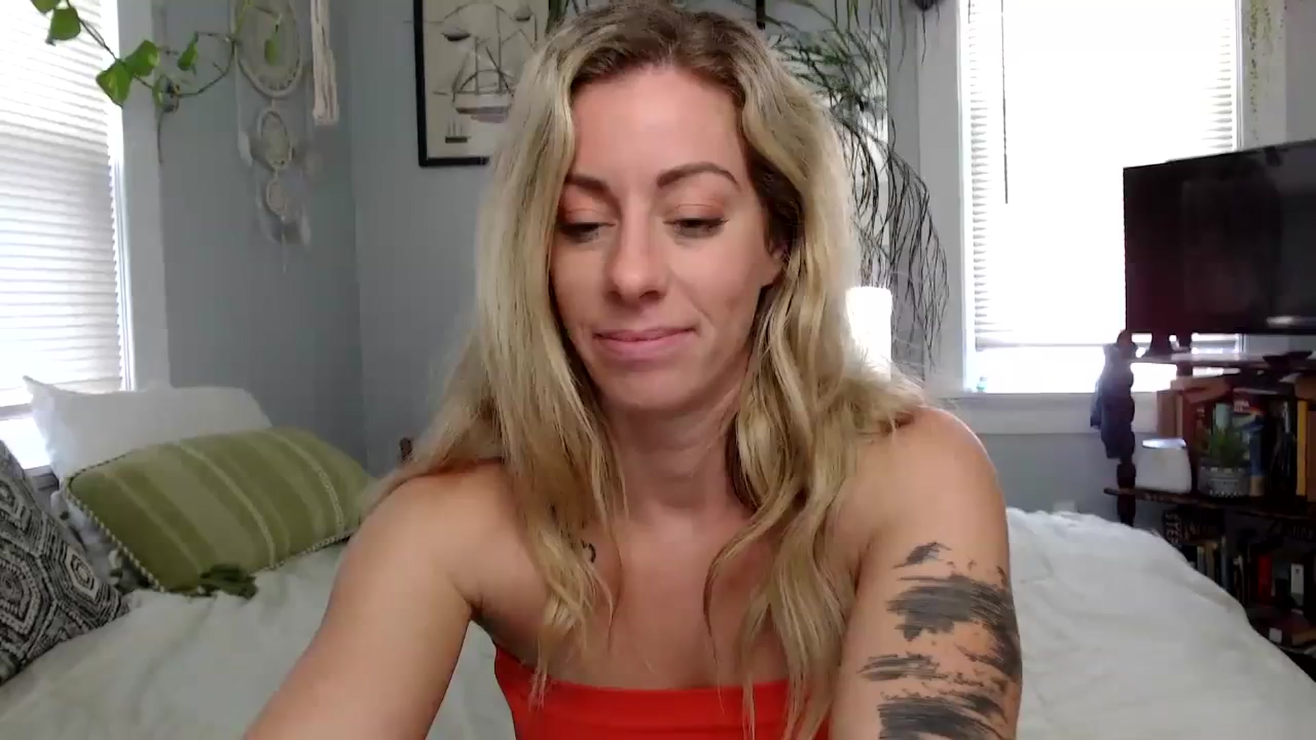 Gallery image thumbnail from AthenaSiren's myfreecams stream on, 09/18/2023, 15:35 image 1 of 20