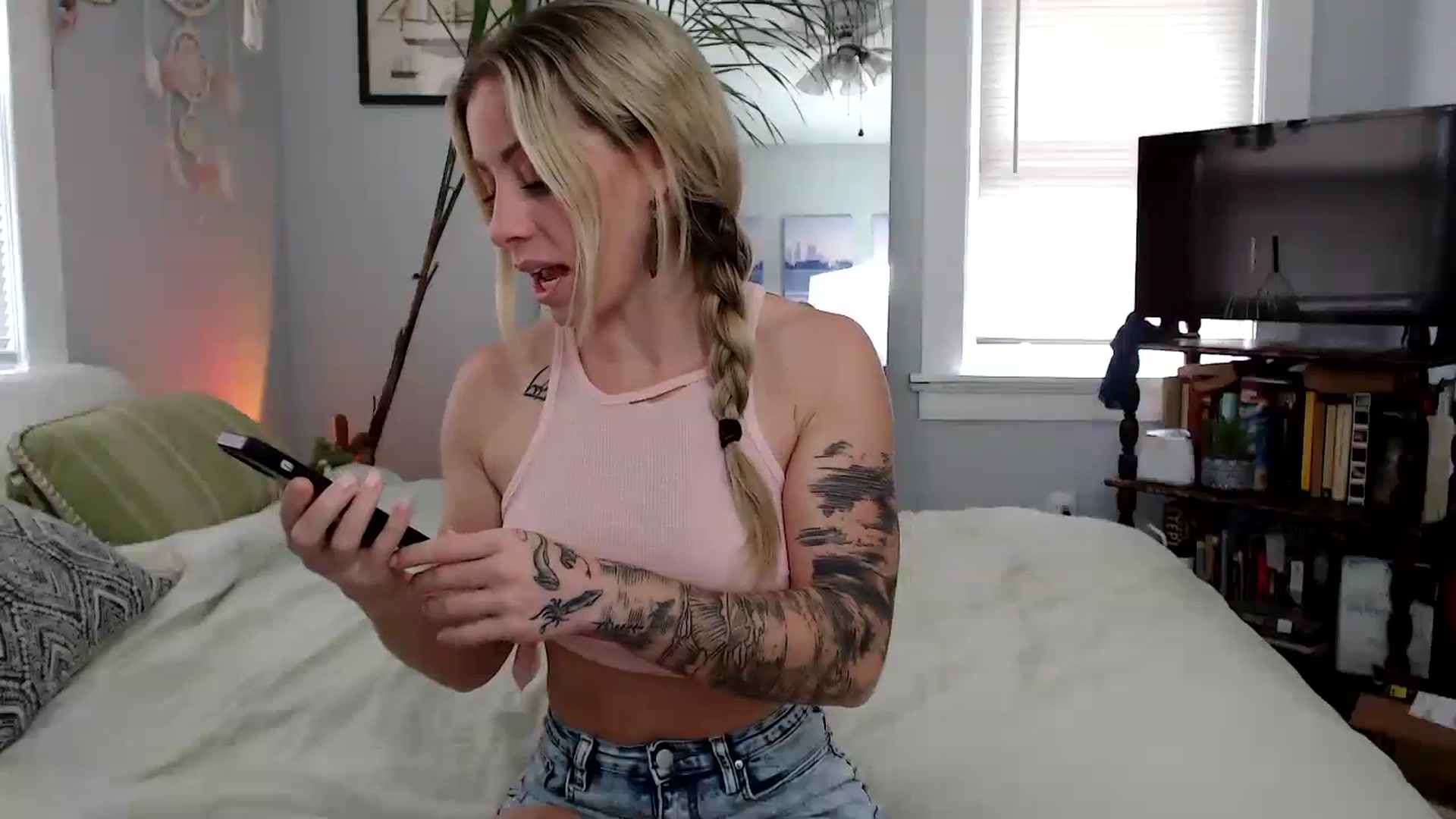 Gallery image thumbnail from AthenaSiren's myfreecams stream on, 09/27/2023, 15:14 image 11 of 20
