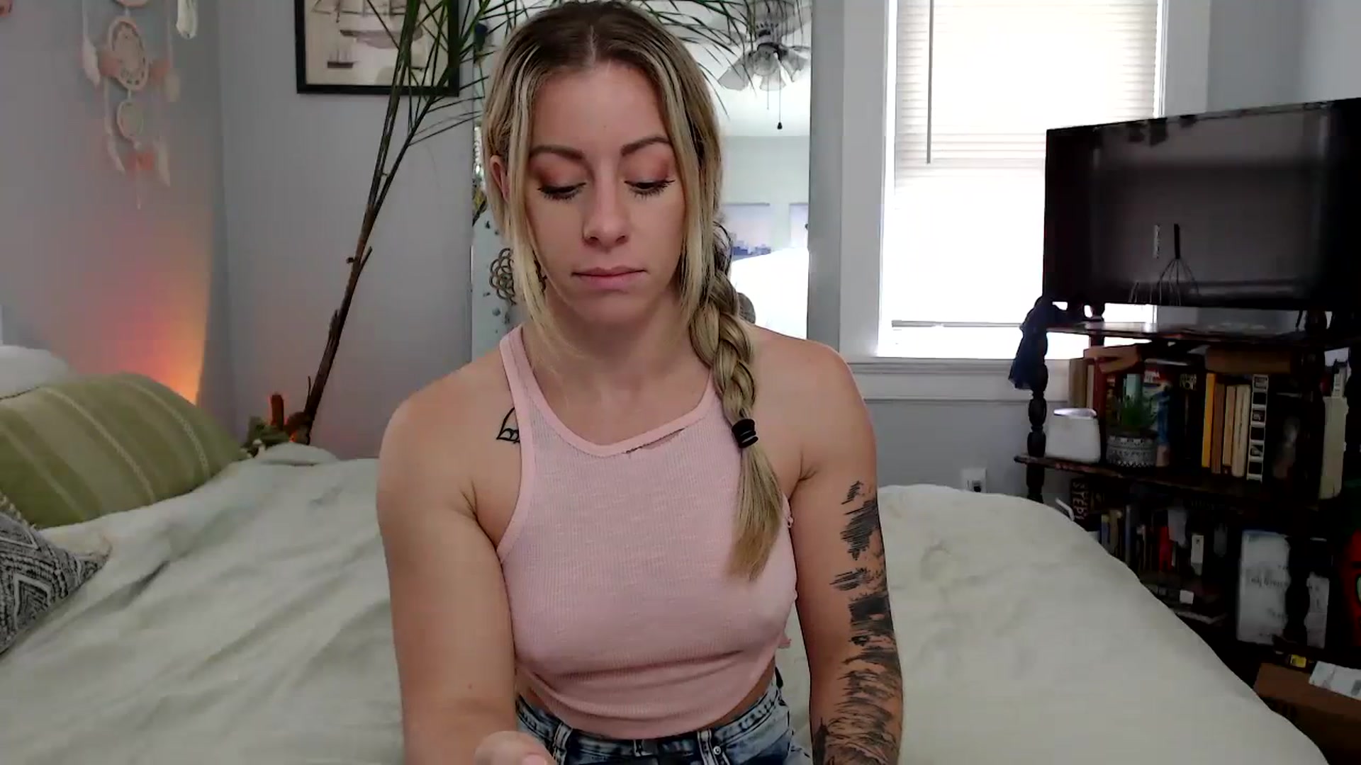 Gallery image thumbnail from AthenaSiren's myfreecams stream on, 09/27/2023, 15:14 image 7 of 20