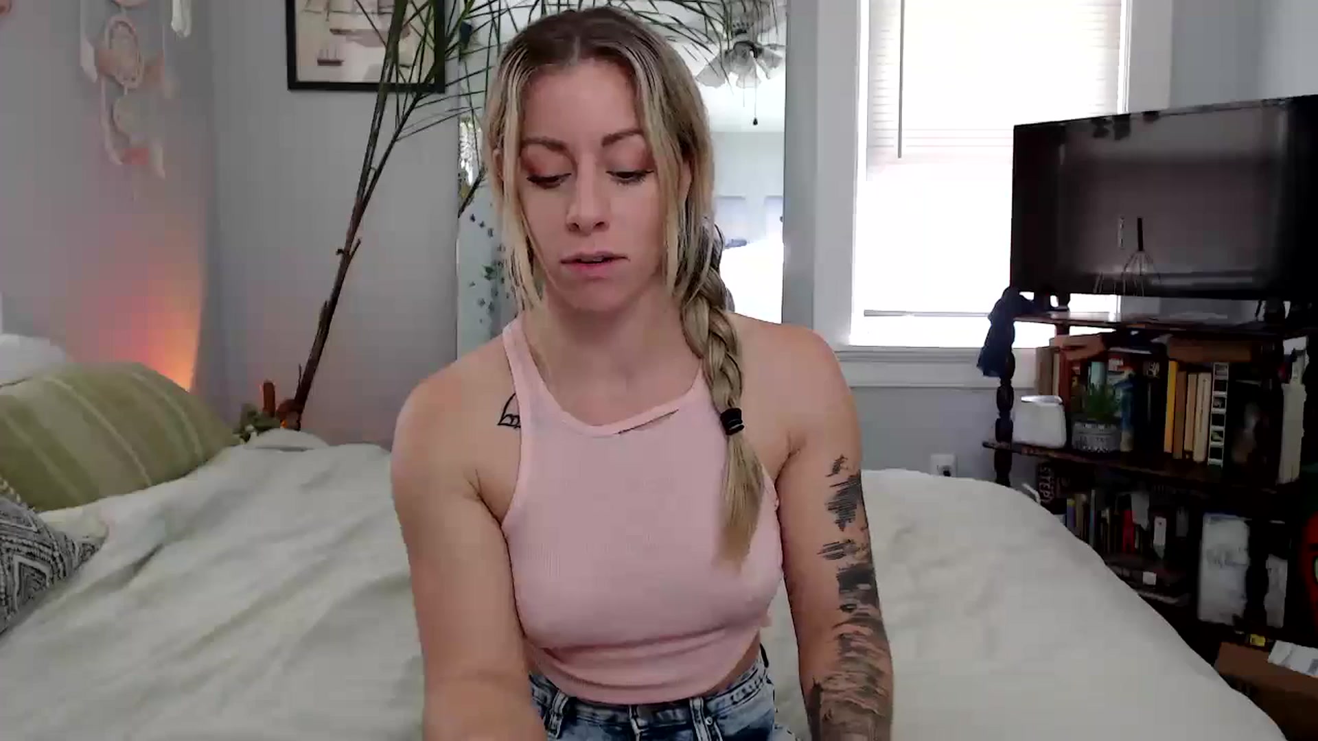 Gallery image thumbnail from AthenaSiren's myfreecams stream on, 09/27/2023, 15:14 image 6 of 20