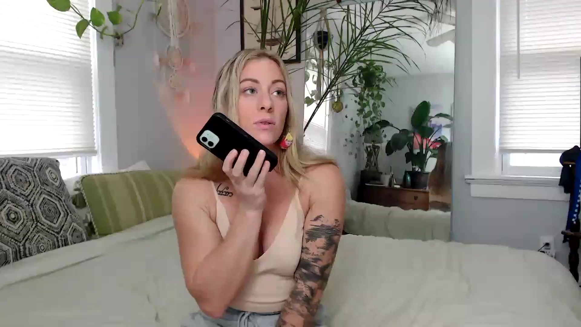 Gallery image thumbnail from AthenaSiren's myfreecams stream on, 10/17/2023, 21:02 image 18 of 20
