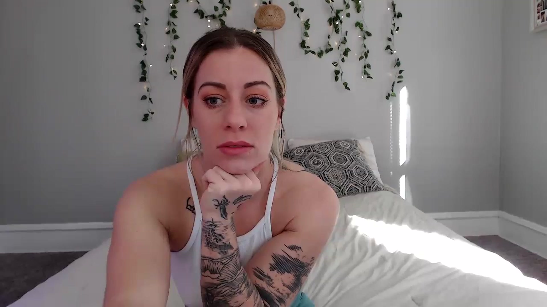 Gallery image thumbnail from AthenaSiren's myfreecams stream on, 02/08/2024, 16:17 image 9 of 20