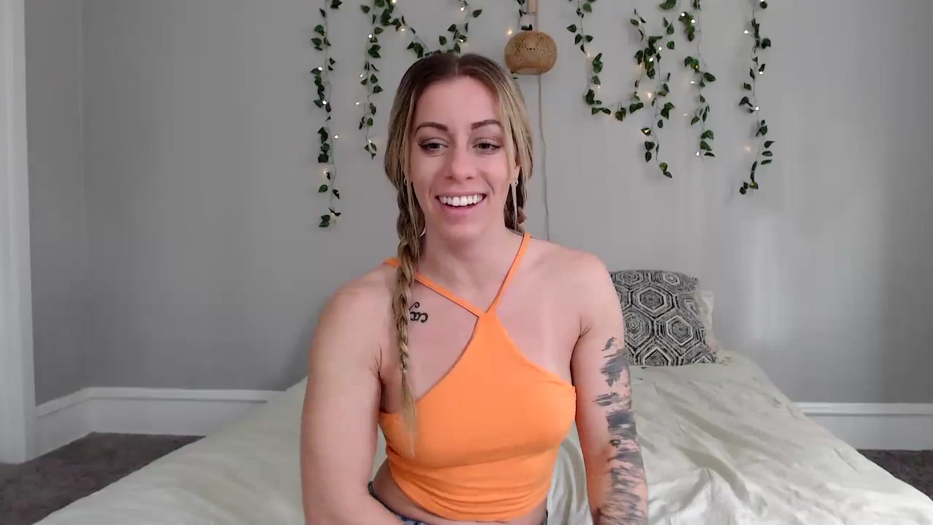 Gallery image thumbnail from AthenaSiren's myfreecams stream on, 02/12/2024, 16:01 image 16 of 20