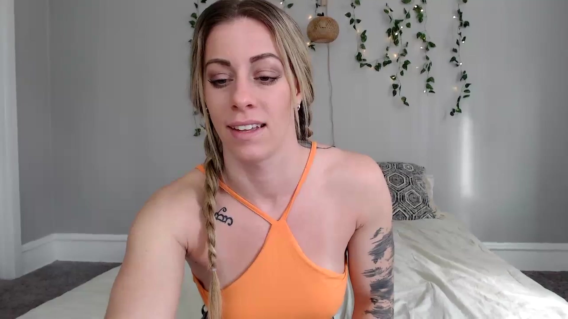 Gallery image thumbnail from AthenaSiren's myfreecams stream on, 02/12/2024, 16:01 image 17 of 20