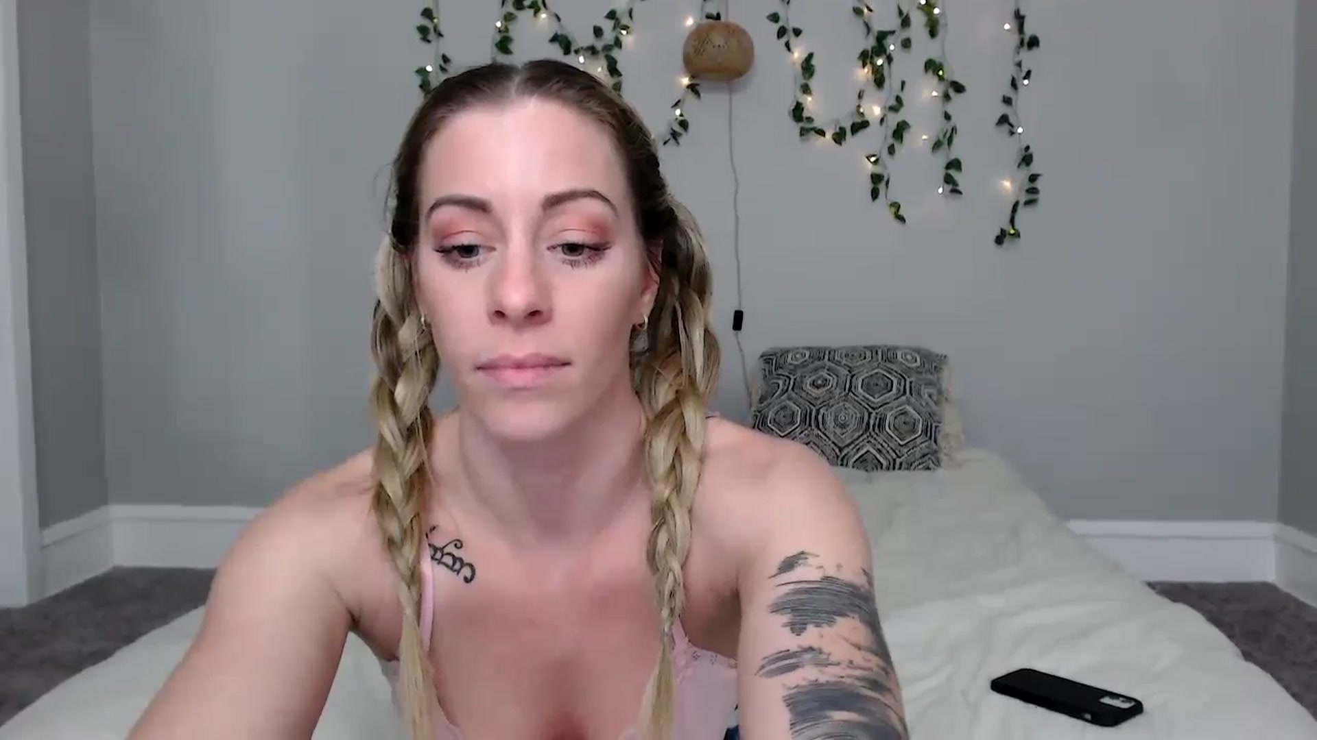 Gallery image thumbnail from AthenaSiren's myfreecams stream on, 02/14/2024, 01:51 image 6 of 20