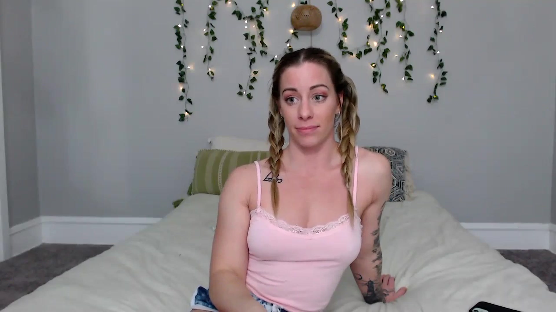 Gallery image thumbnail from AthenaSiren's myfreecams stream on, 02/14/2024, 01:51 image 13 of 20