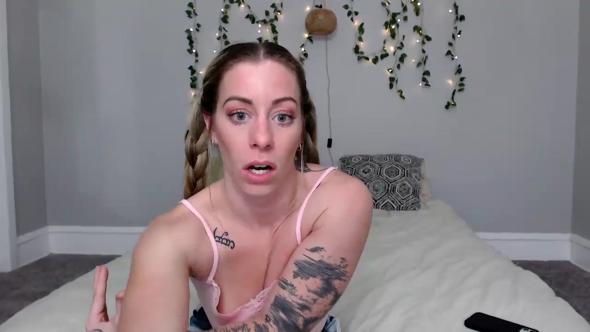 Gallery image thumbnail from AthenaSiren's myfreecams stream on, 02/14/2024, 01:51 image 3 of 20