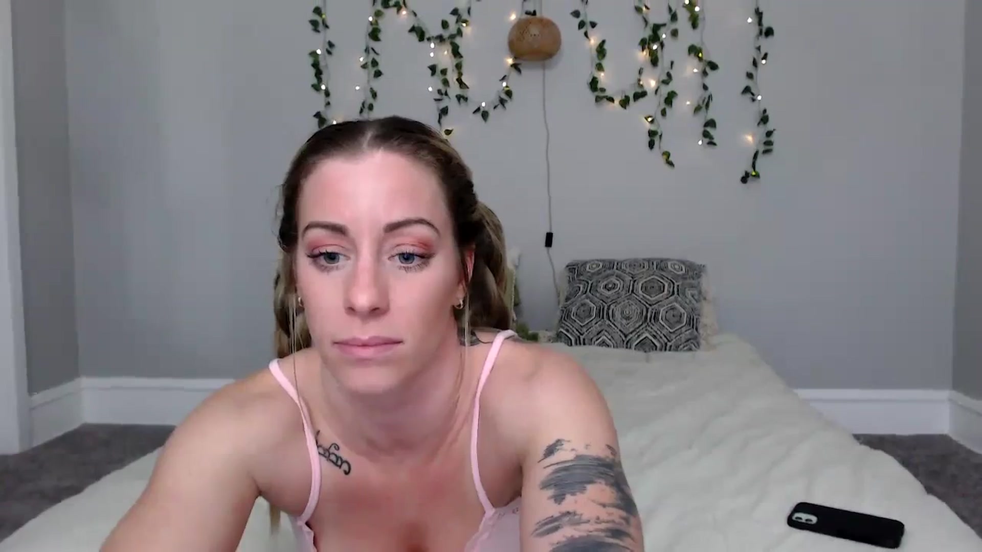 Gallery image thumbnail from AthenaSiren's myfreecams stream on, 02/14/2024, 01:51 image 4 of 20