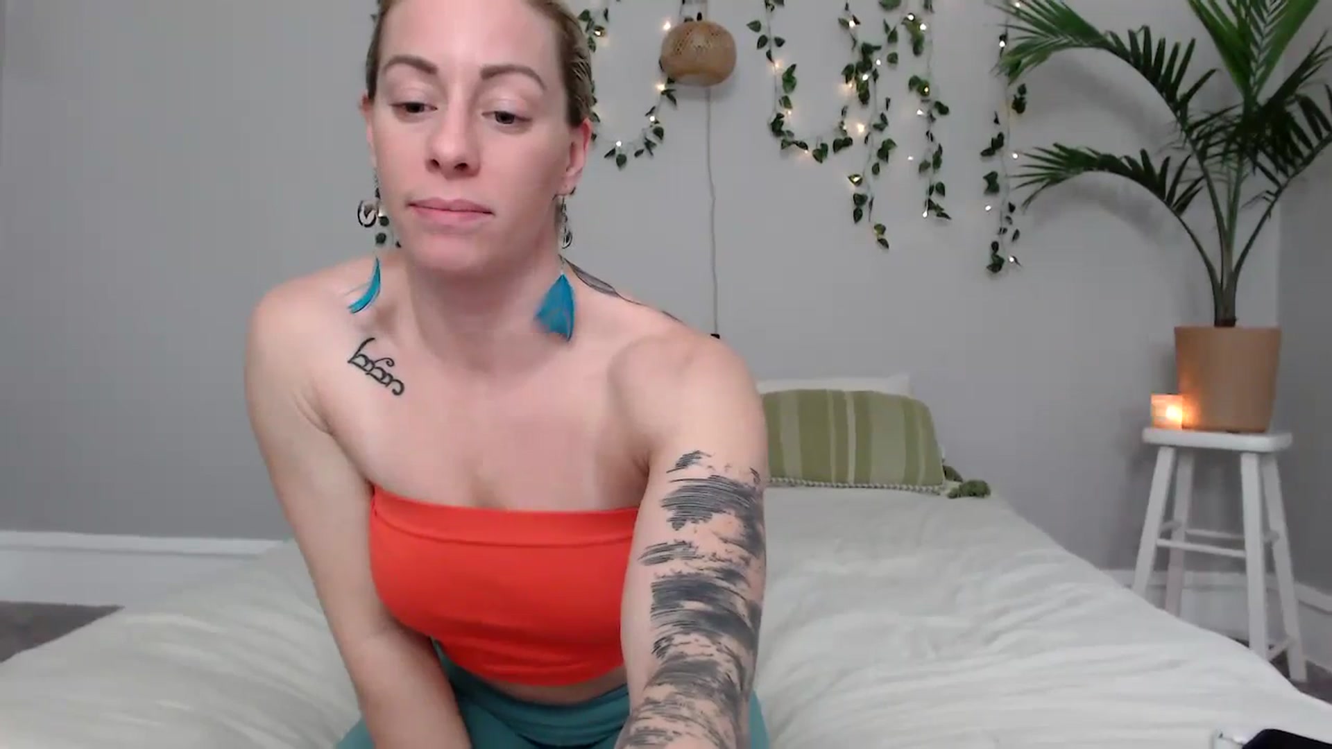 Gallery image thumbnail from AthenaSiren's myfreecams stream on, 03/17/2024, 23:00 image 10 of 20