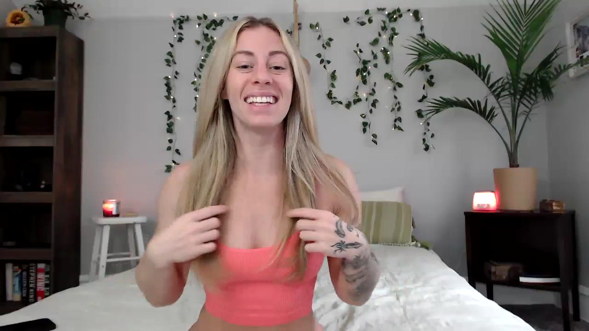 Gallery image thumbnail from AthenaSiren's myfreecams stream on, 04/12/2024, 15:34 image 3 of 20