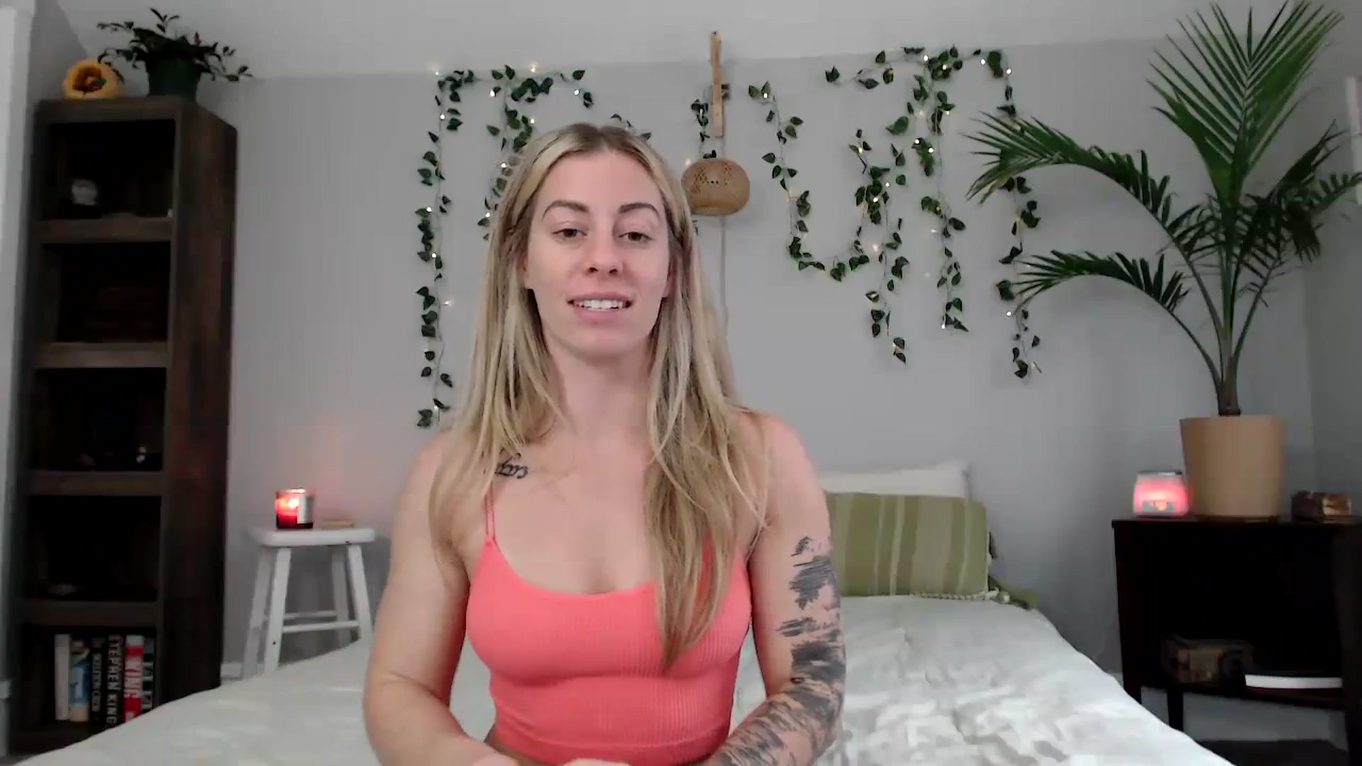Gallery image thumbnail from AthenaSiren's myfreecams stream on, 04/12/2024, 15:34 image 19 of 20