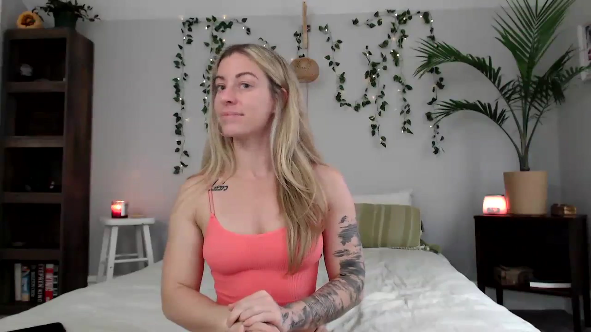 Gallery image thumbnail from AthenaSiren's myfreecams stream on, 04/12/2024, 15:34 image 11 of 20