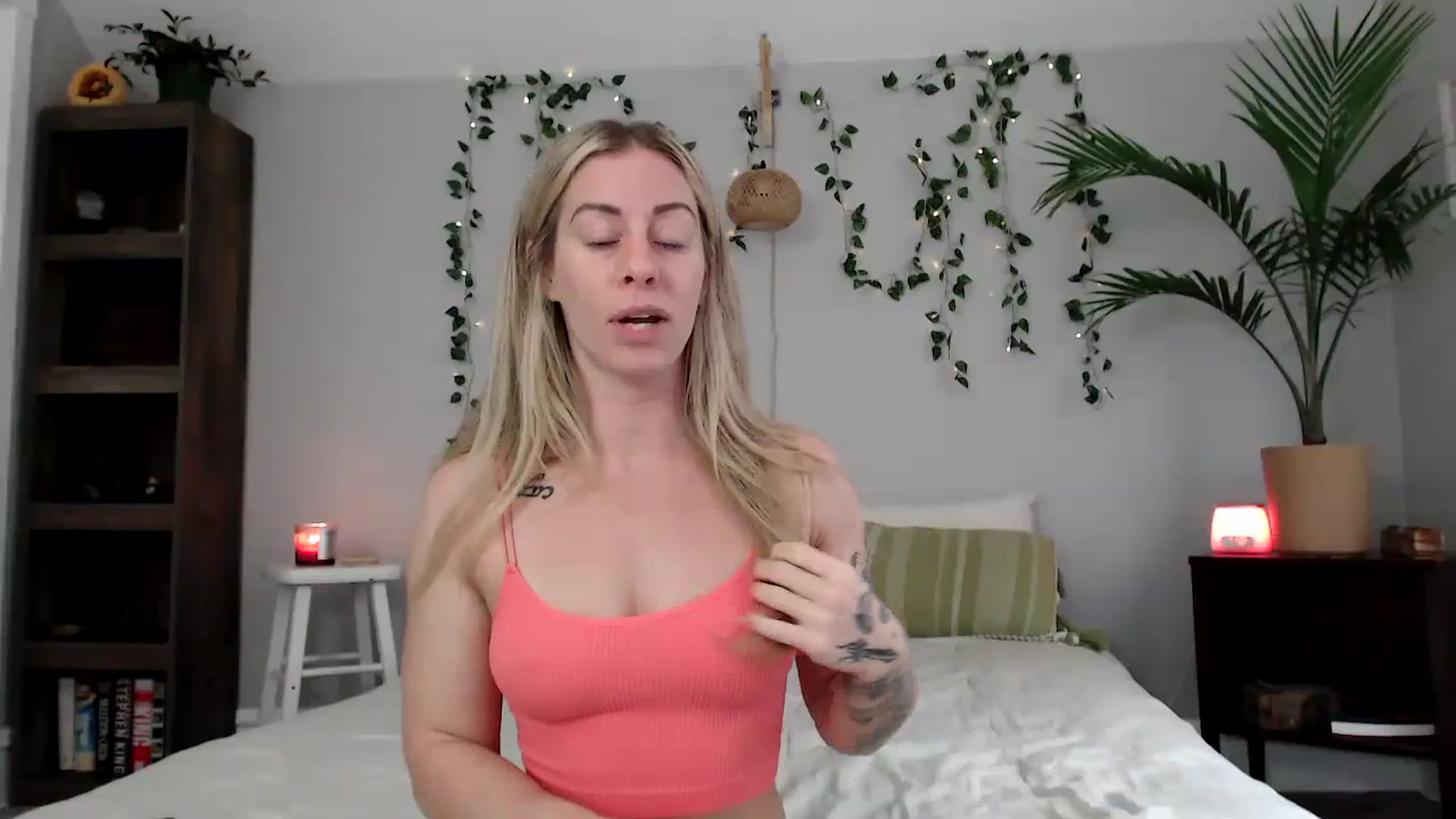 Gallery image thumbnail from AthenaSiren's myfreecams stream on, 04/12/2024, 15:34 image 18 of 20
