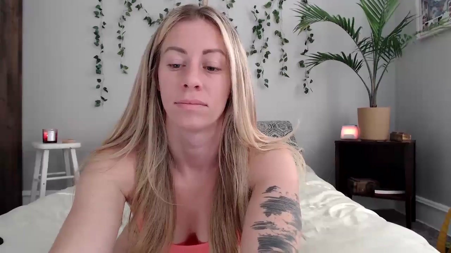 Gallery image thumbnail from AthenaSiren's myfreecams stream on, 04/16/2024, 13:57 image 5 of 20