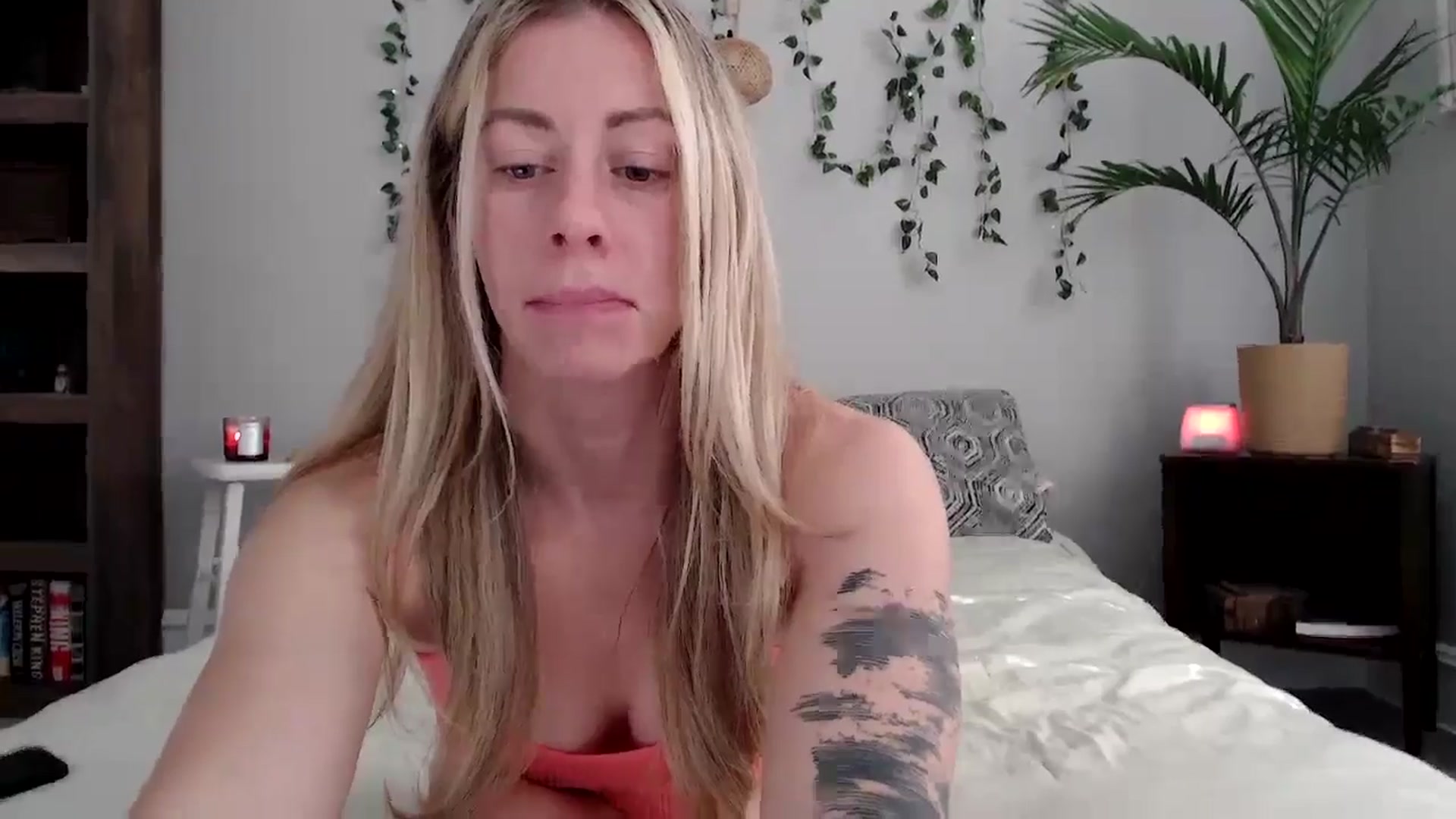 Gallery image thumbnail from AthenaSiren's myfreecams stream on, 04/16/2024, 13:57 image 12 of 20