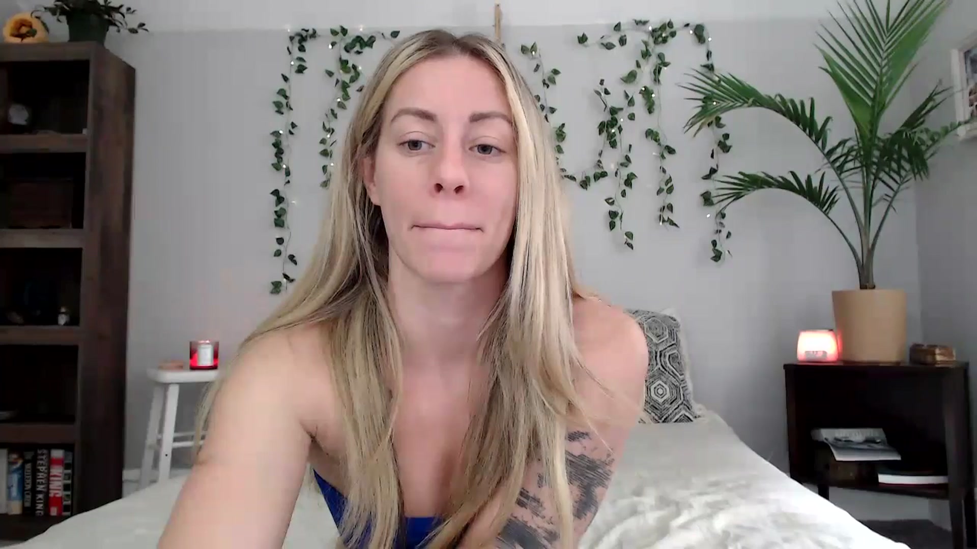 Gallery image thumbnail from AthenaSiren's myfreecams stream on, 04/17/2024, 15:29 image 19 of 20