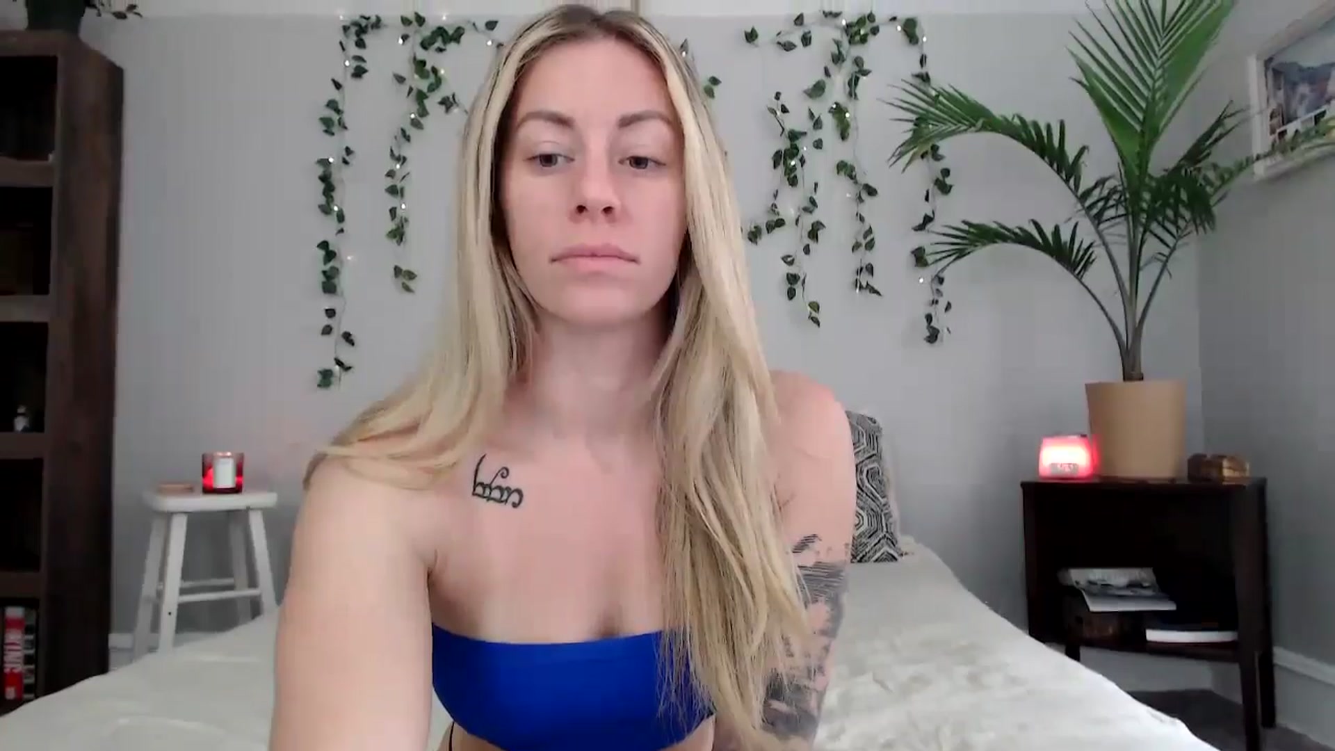 Gallery image thumbnail from AthenaSiren's myfreecams stream on, 04/17/2024, 15:29 image 5 of 20
