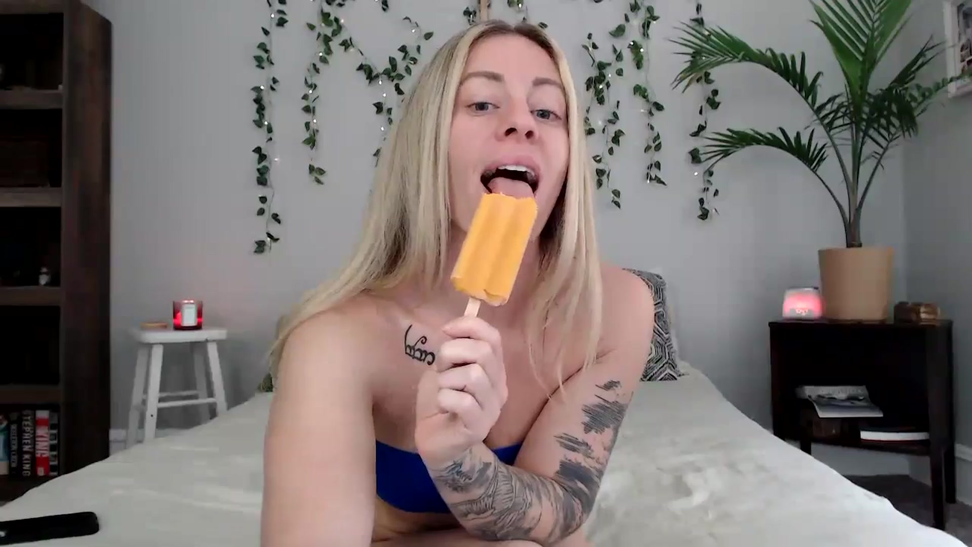 Gallery image thumbnail from AthenaSiren's myfreecams stream on, 04/17/2024, 15:29 image 7 of 20
