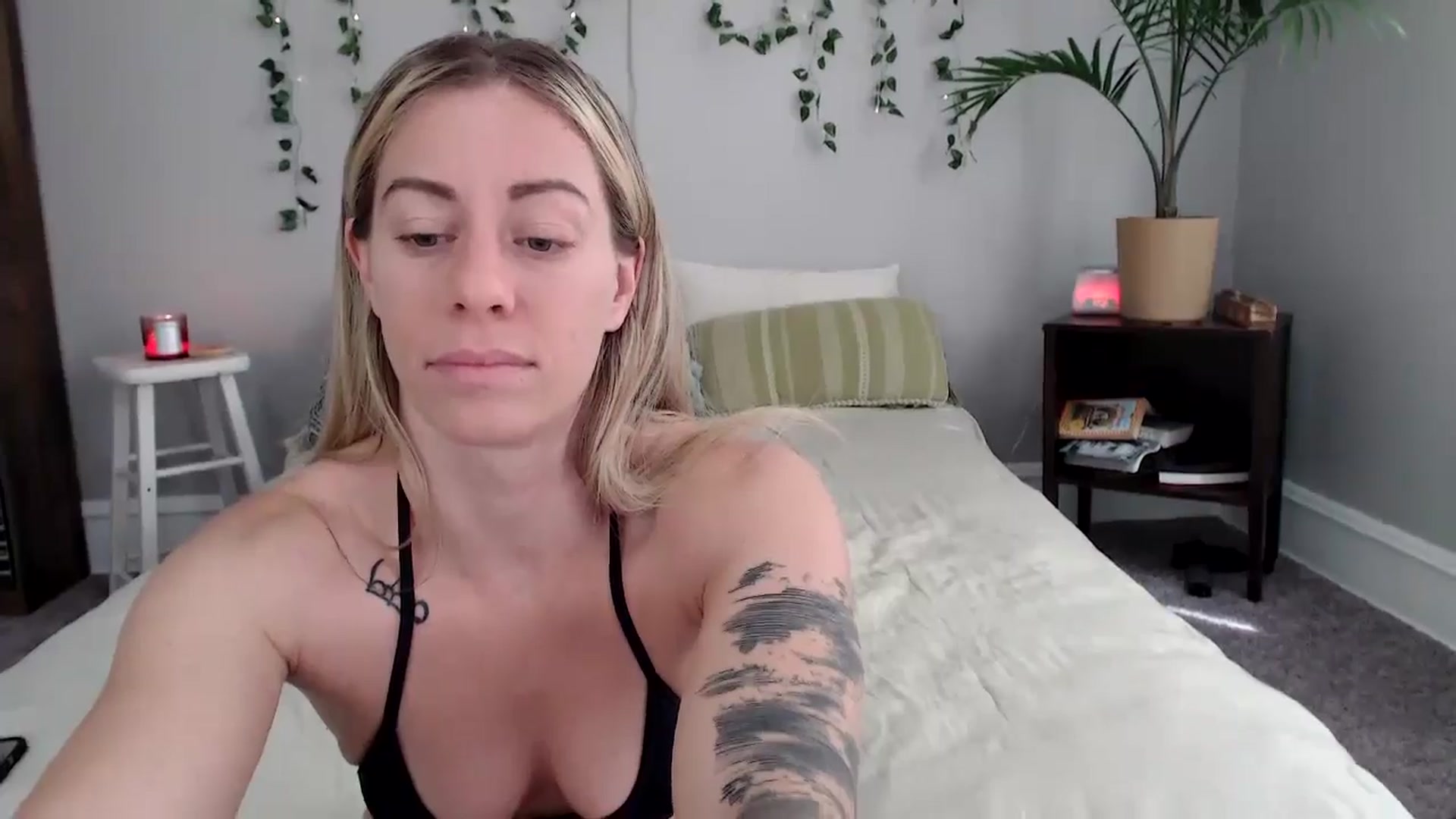 Gallery image thumbnail from AthenaSiren's myfreecams stream on, 04/23/2024, 16:09 image 8 of 20