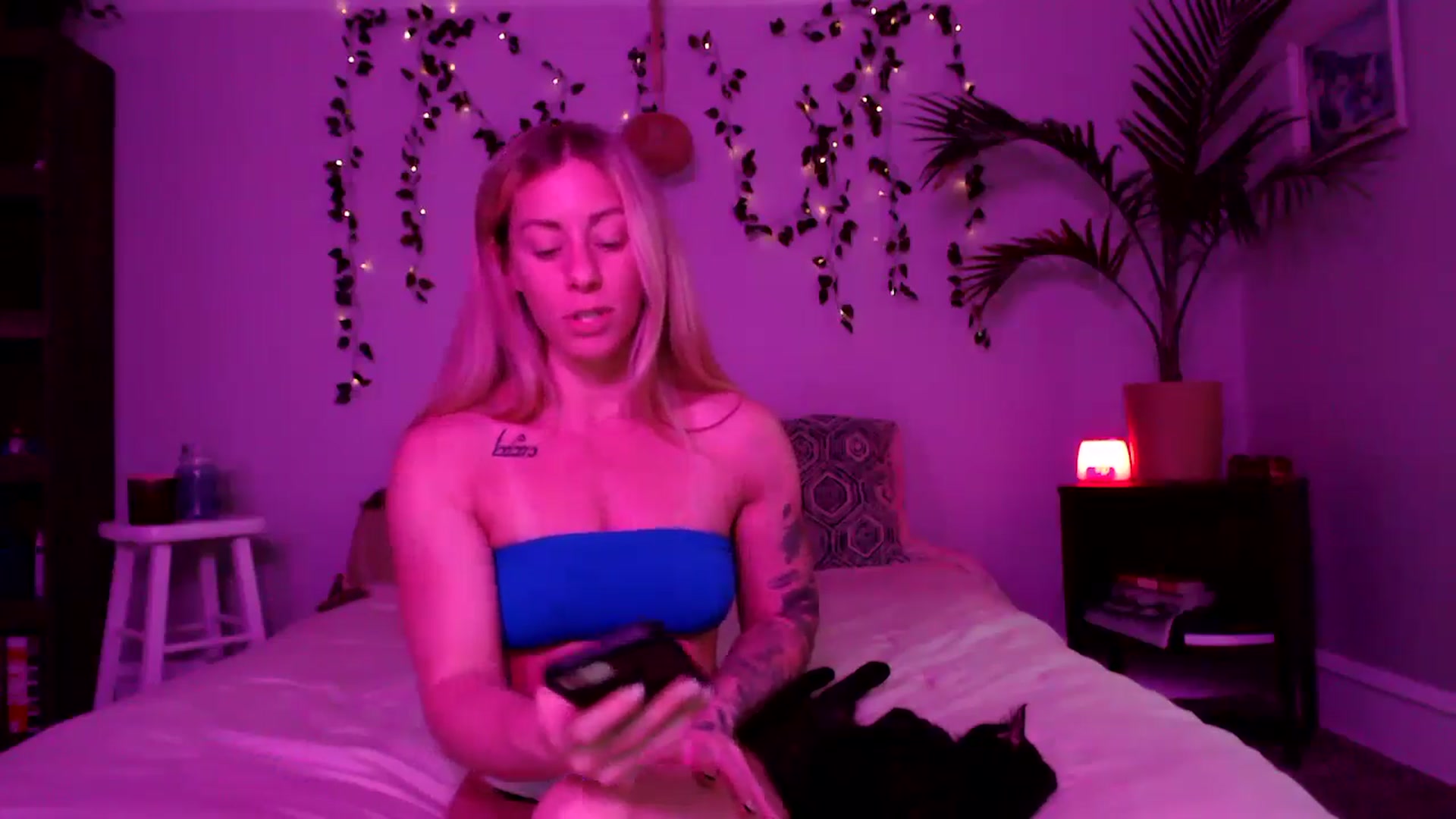 Gallery image thumbnail from AthenaSiren's myfreecams stream on, 05/16/2024, 01:08 image 3 of 20