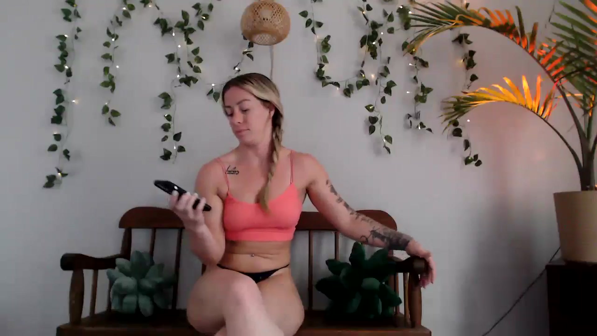 Gallery image thumbnail from AthenaSiren's myfreecams stream on, 05/25/2024, 22:15 image 5 of 20