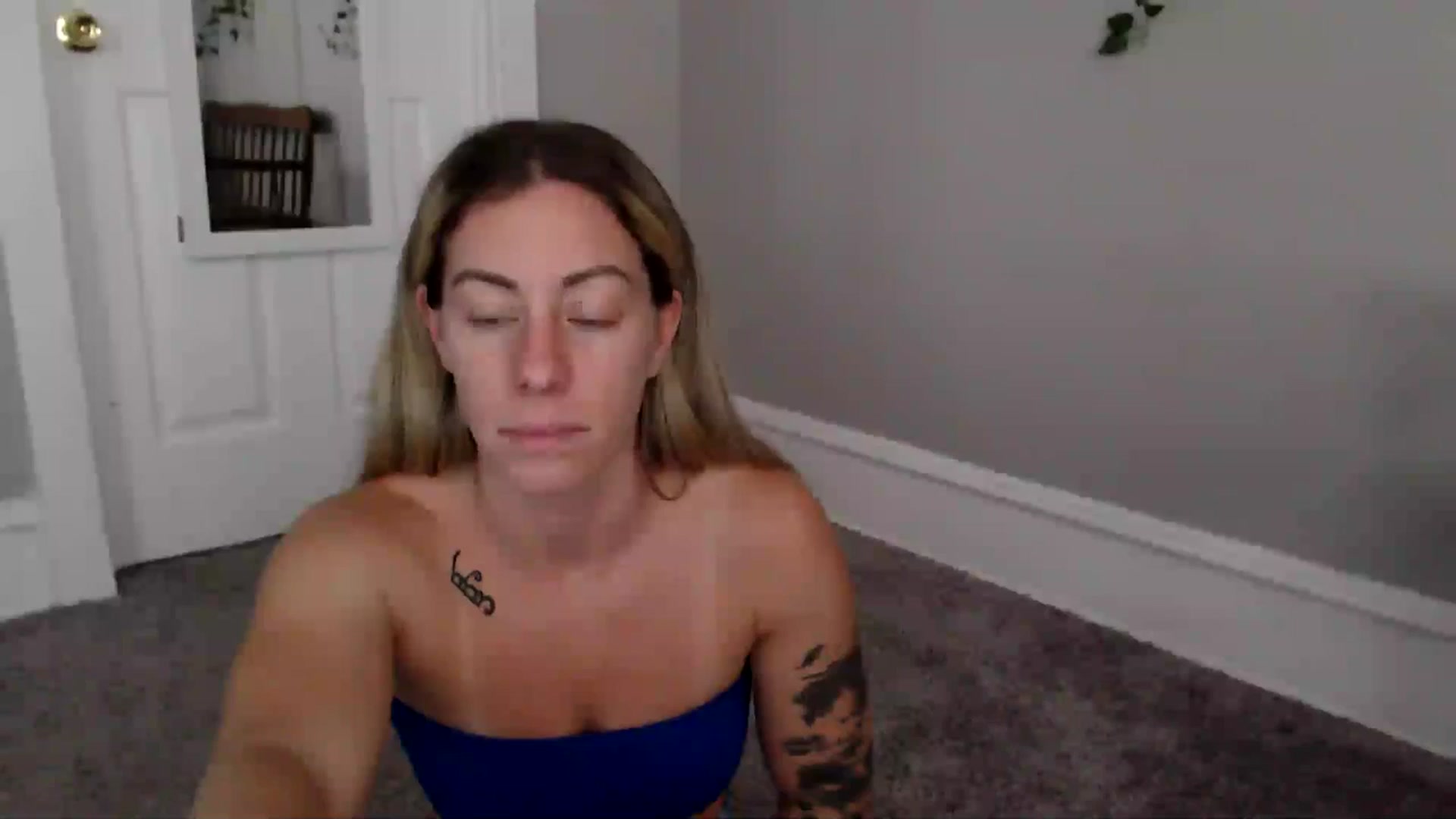 Gallery image thumbnail from AthenaSiren's myfreecams stream on, 06/14/2024, 21:09 image 17 of 20