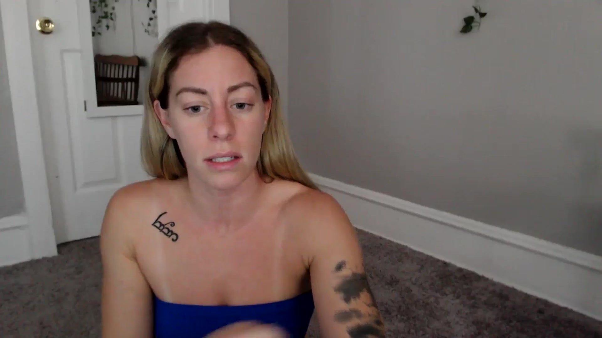 Gallery image thumbnail from AthenaSiren's myfreecams stream on, 06/14/2024, 21:09 image 13 of 20