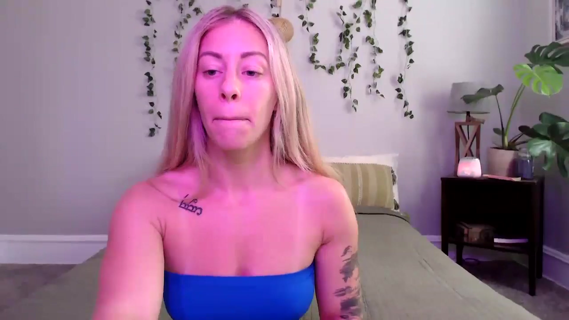 Gallery image thumbnail from AthenaSiren's myfreecams stream on, 07/29/2024, 15:03 image 2 of 20