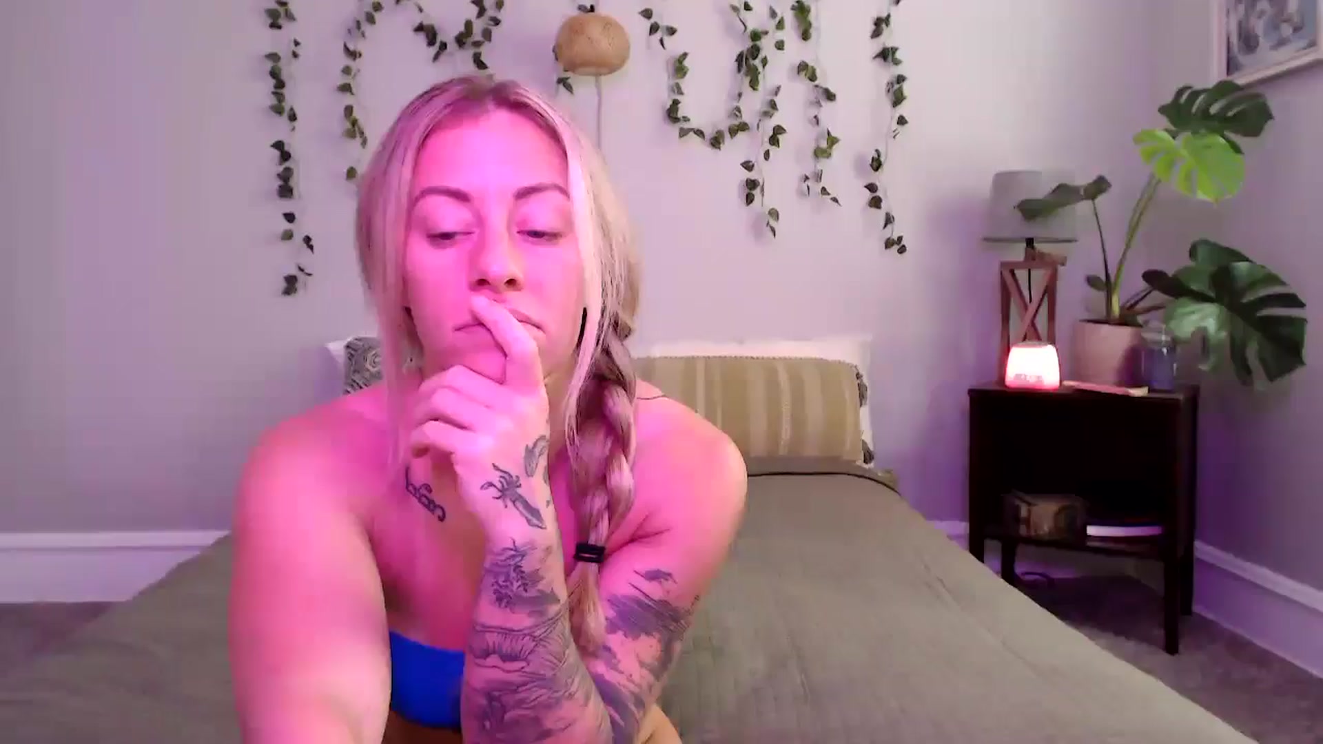 Gallery image thumbnail from AthenaSiren's myfreecams stream on, 07/29/2024, 15:46 image 19 of 20