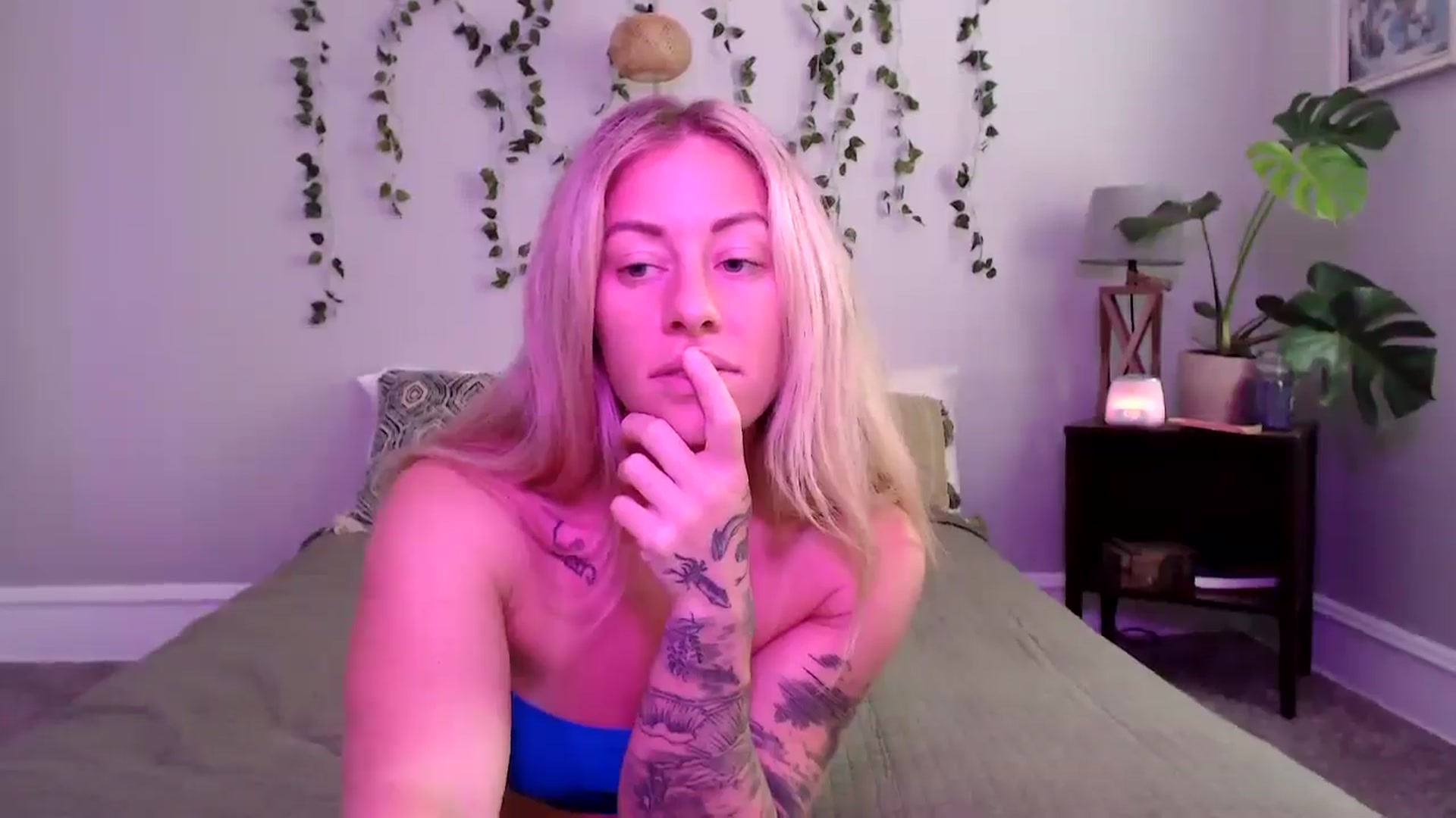 Gallery image thumbnail from AthenaSiren's myfreecams stream on, 07/29/2024, 15:46 image 15 of 20