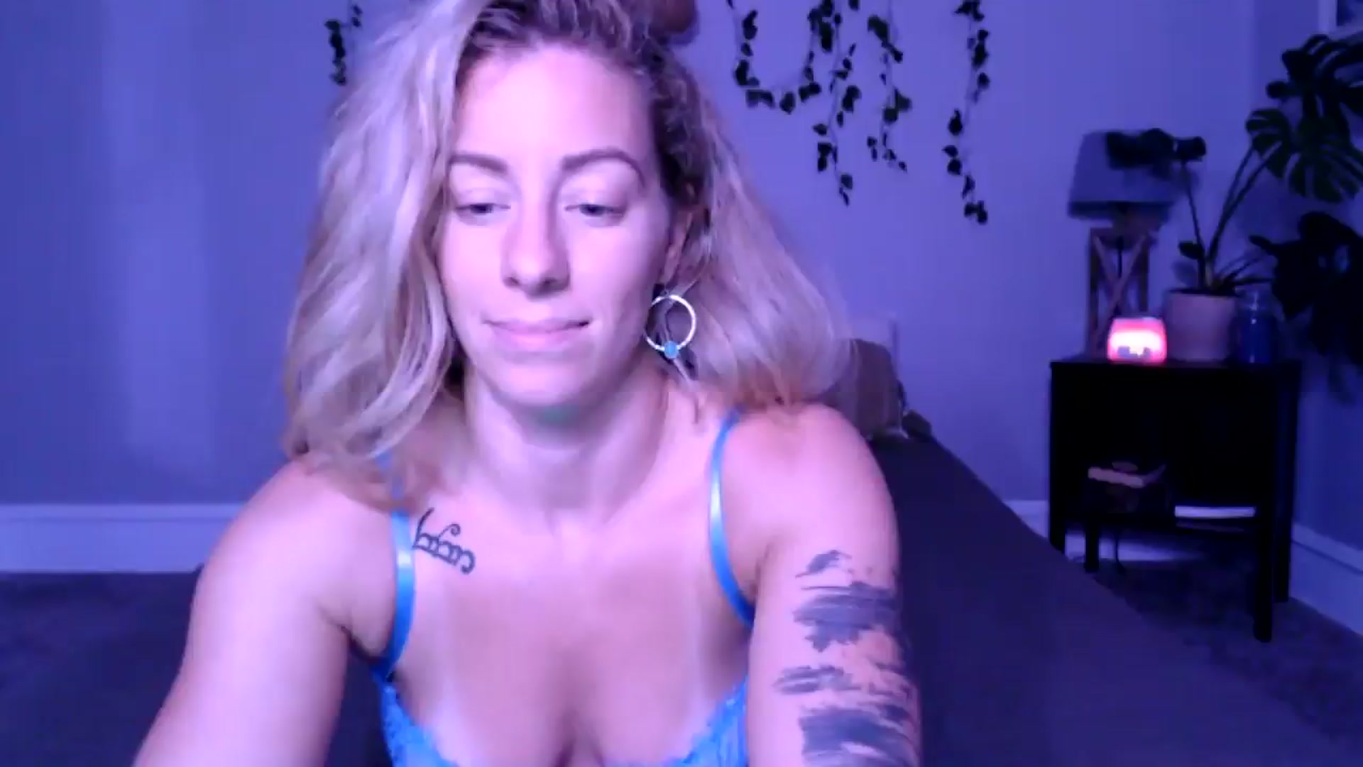 Gallery image thumbnail from AthenaSiren's myfreecams stream on, 08/09/2024, 02:14 image 13 of 20
