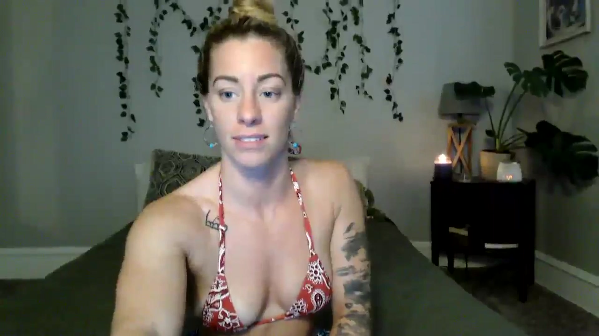 Gallery image thumbnail from AthenaSiren's myfreecams stream on, 08/17/2024, 23:38 image 12 of 20
