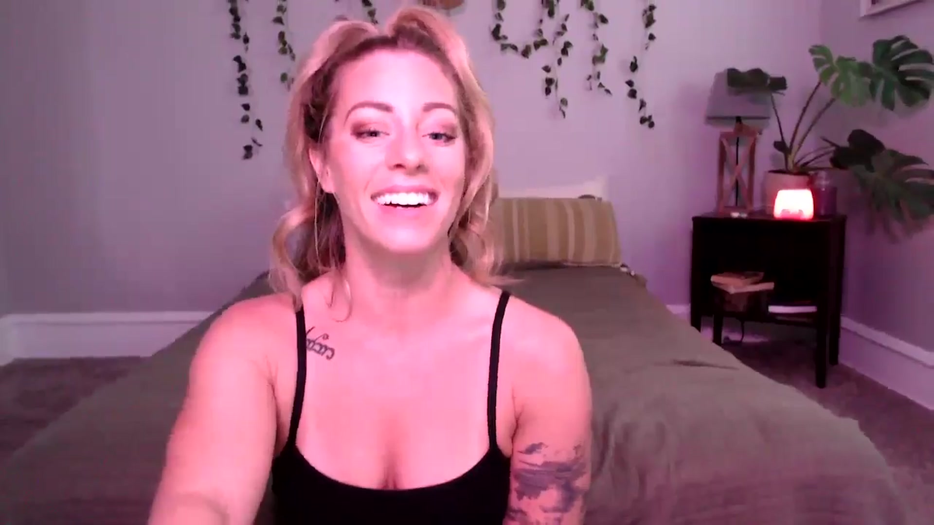 Gallery image thumbnail from AthenaSiren's myfreecams stream on, 08/26/2024, 22:09 image 18 of 20