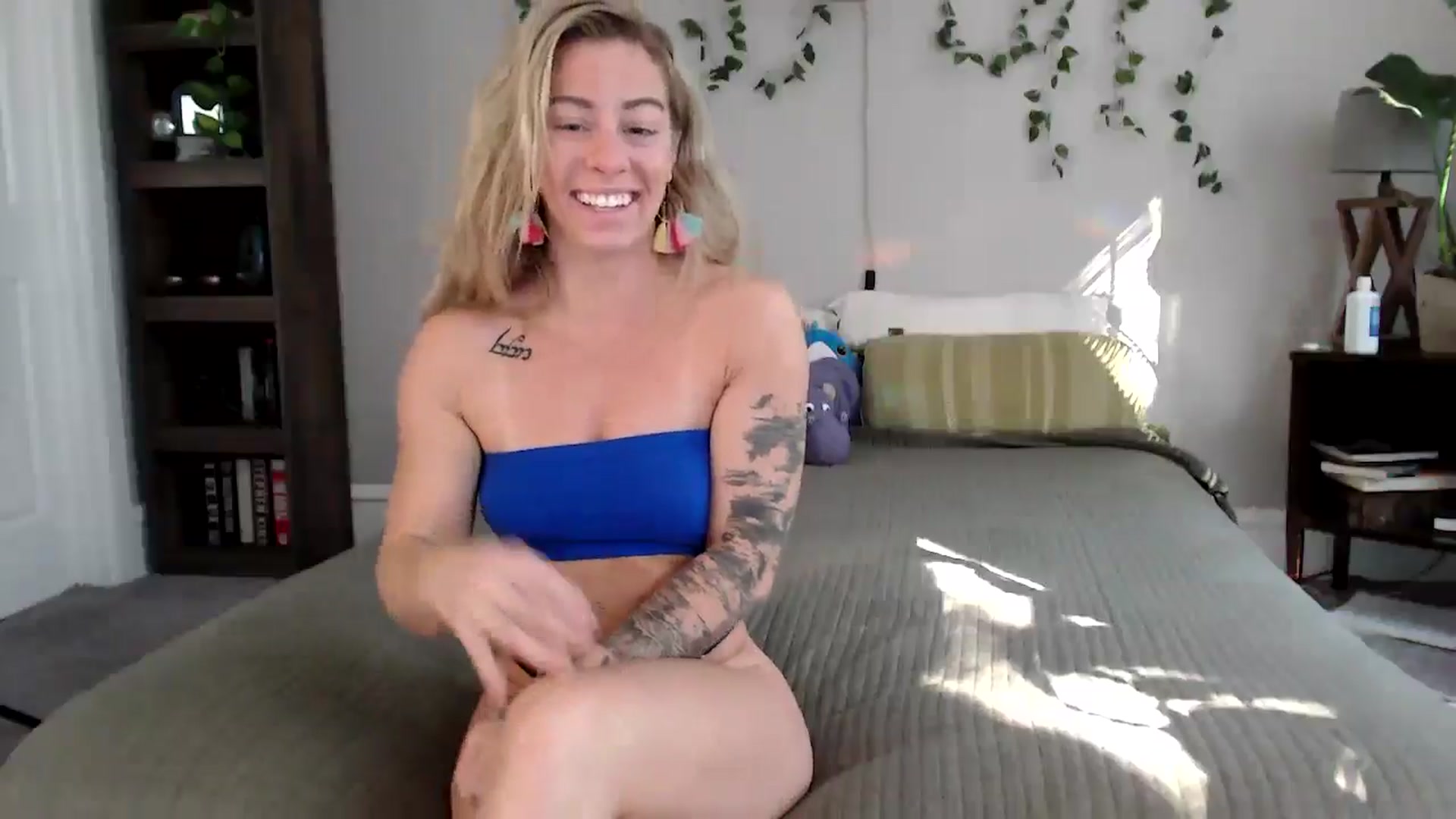 Gallery image thumbnail from AthenaSiren's myfreecams stream on, 10/21/2024, 15:16 image 16 of 20
