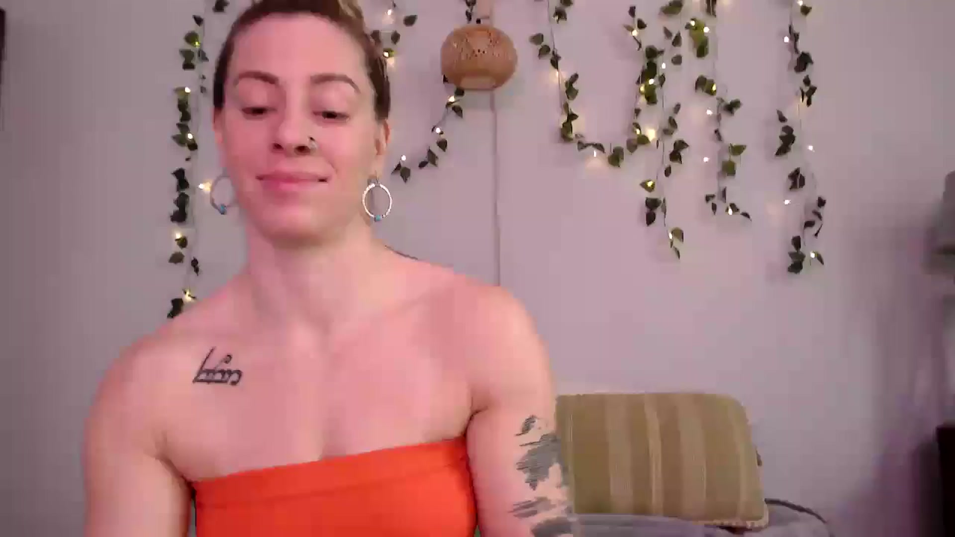 Gallery image thumbnail from AthenaSiren's myfreecams stream on, 03/05/2025, 17:14 image 17 of 20