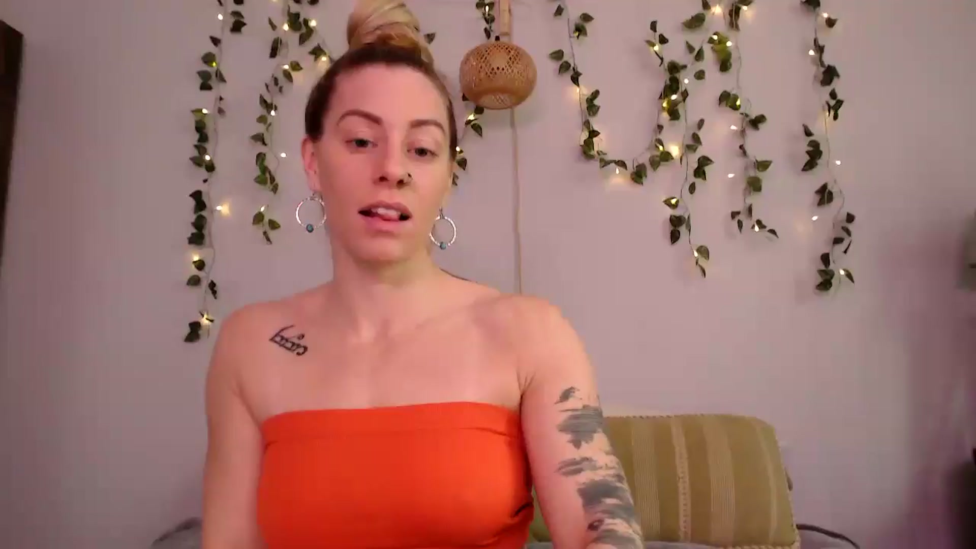 Gallery image thumbnail from AthenaSiren's myfreecams stream on, 03/05/2025, 17:14 image 16 of 20