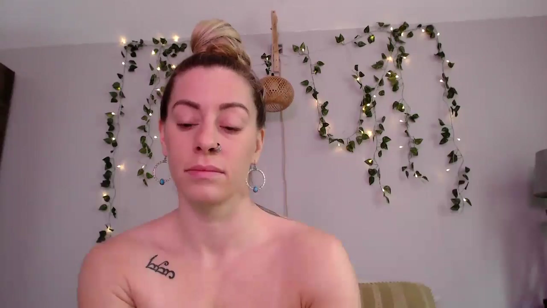 Gallery image thumbnail from AthenaSiren's myfreecams stream on, 03/05/2025, 17:14 image 18 of 20