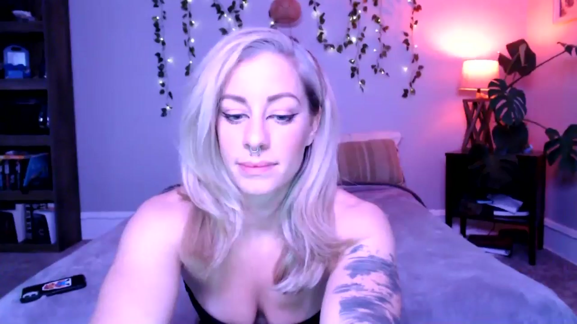 Gallery image thumbnail from AthenaSiren's myfreecams stream on, 05/26/2025, 24:54 image 4 of 20