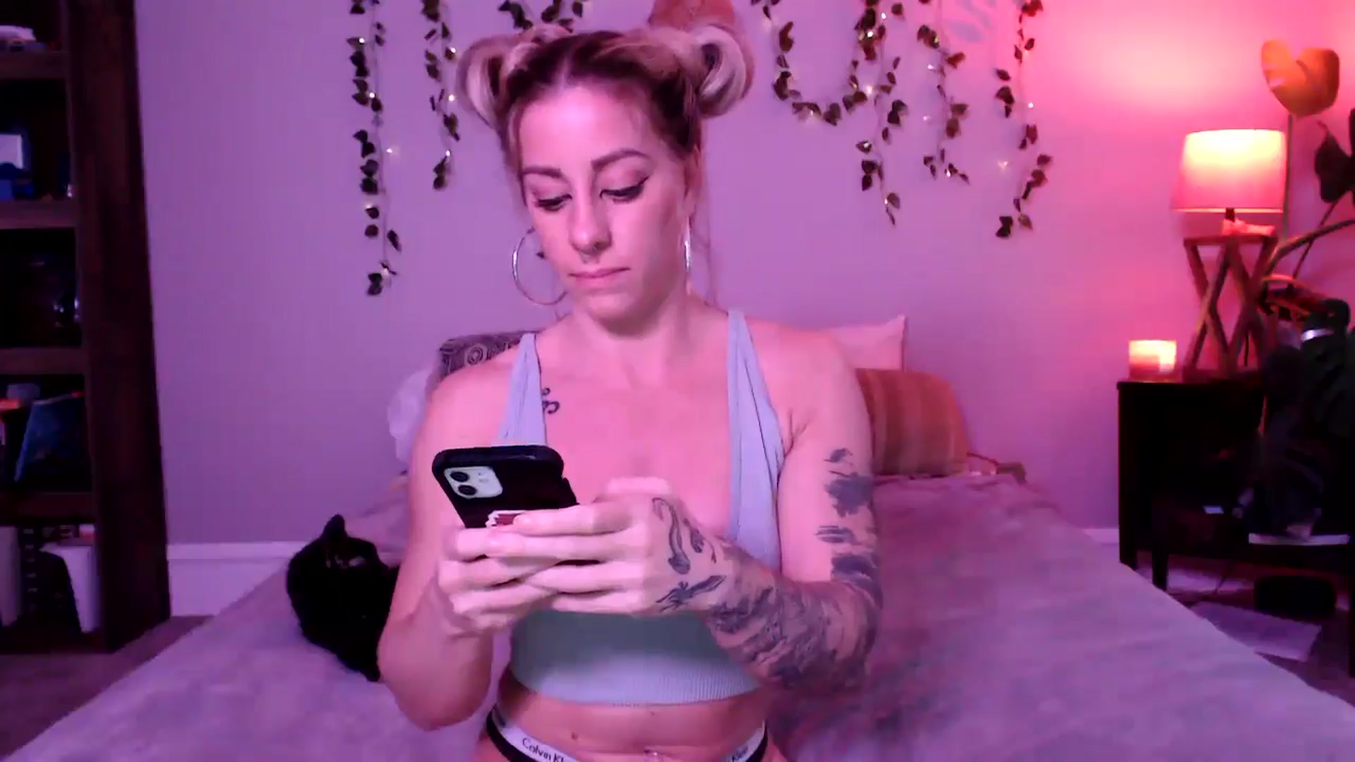 Gallery image thumbnail from AthenaSiren's myfreecams stream on, 06/02/2025, 24:57 image 15 of 20