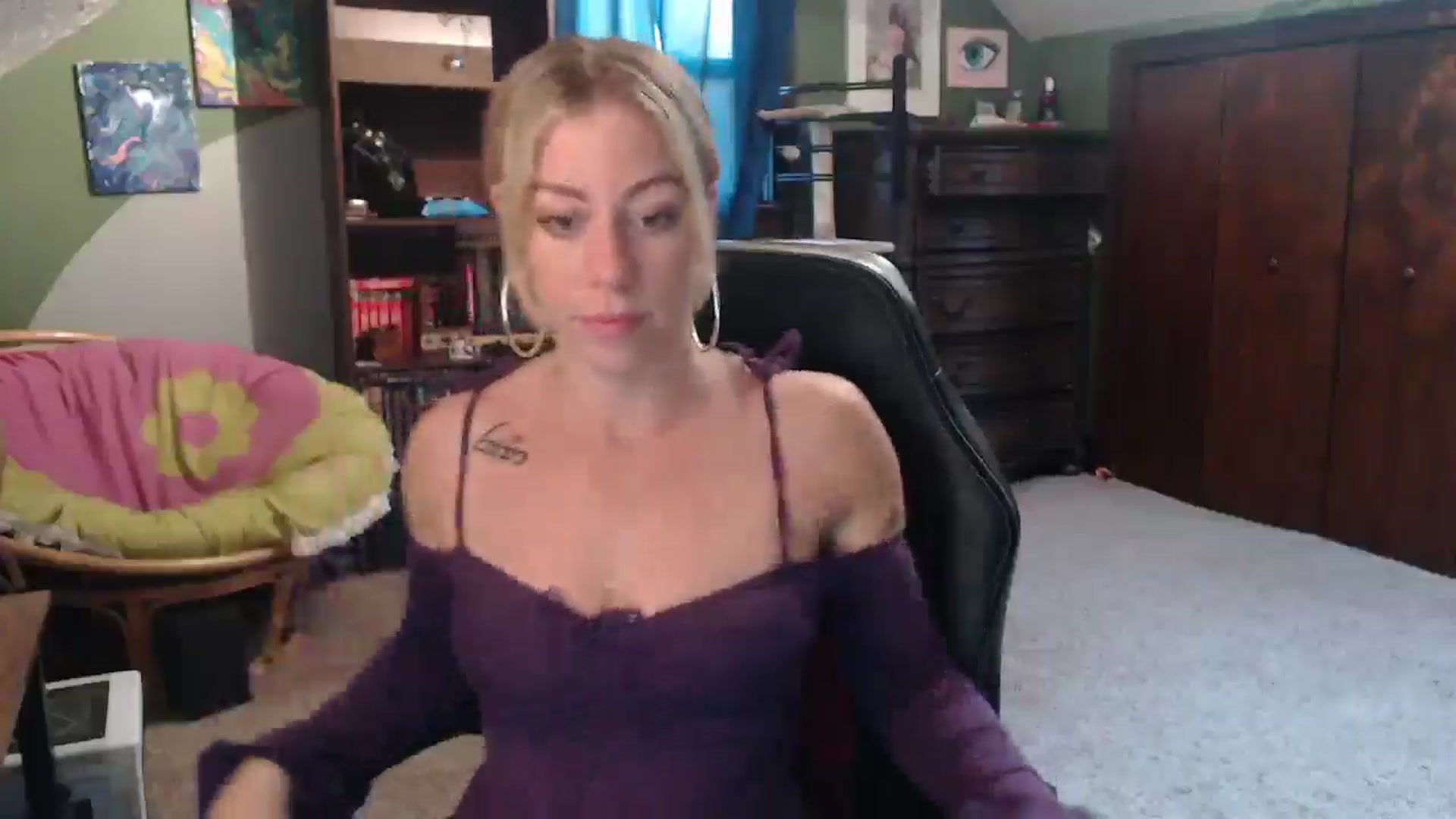 Gallery image thumbnail from AthenaSiren's myfreecams stream on, 08/03/2025, 24:28 image 2 of 20