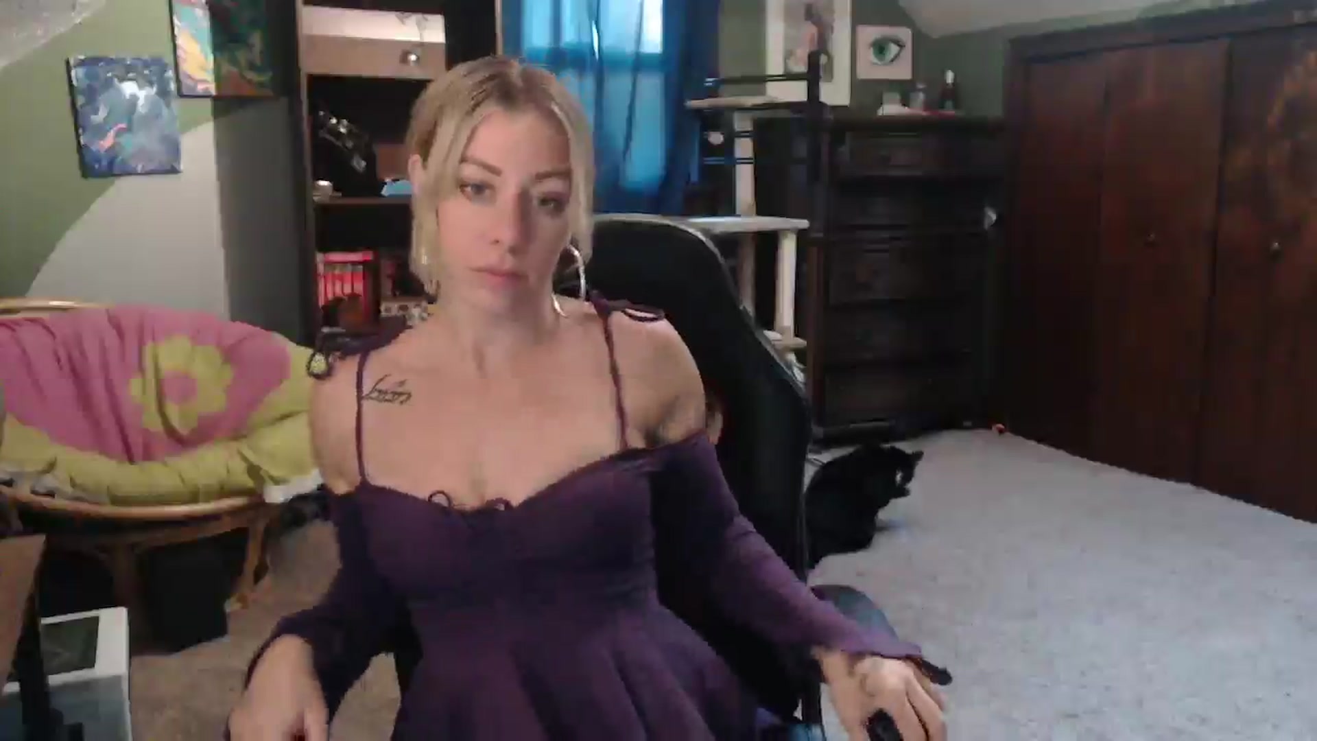 Gallery image thumbnail from AthenaSiren's myfreecams stream on, 08/03/2025, 24:28 image 10 of 20