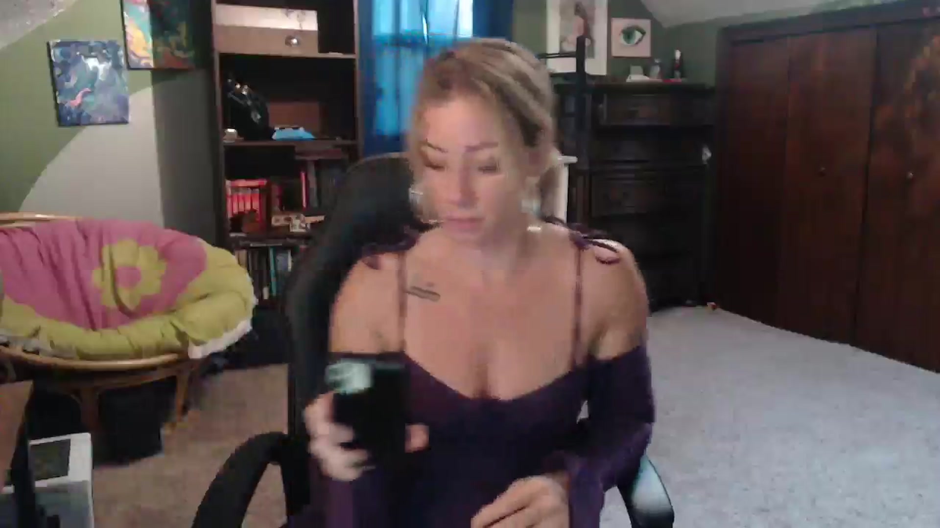 Gallery image thumbnail from AthenaSiren's myfreecams stream on, 08/03/2025, 24:28 image 9 of 20